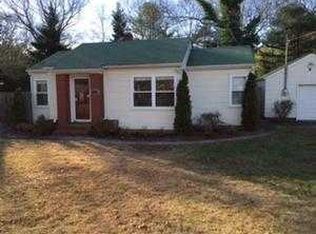 39 Evergreen Rd, Flanders, NY 11901