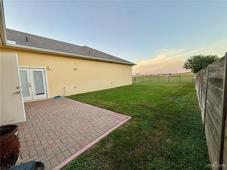3403 Lago Washington — Photo 23