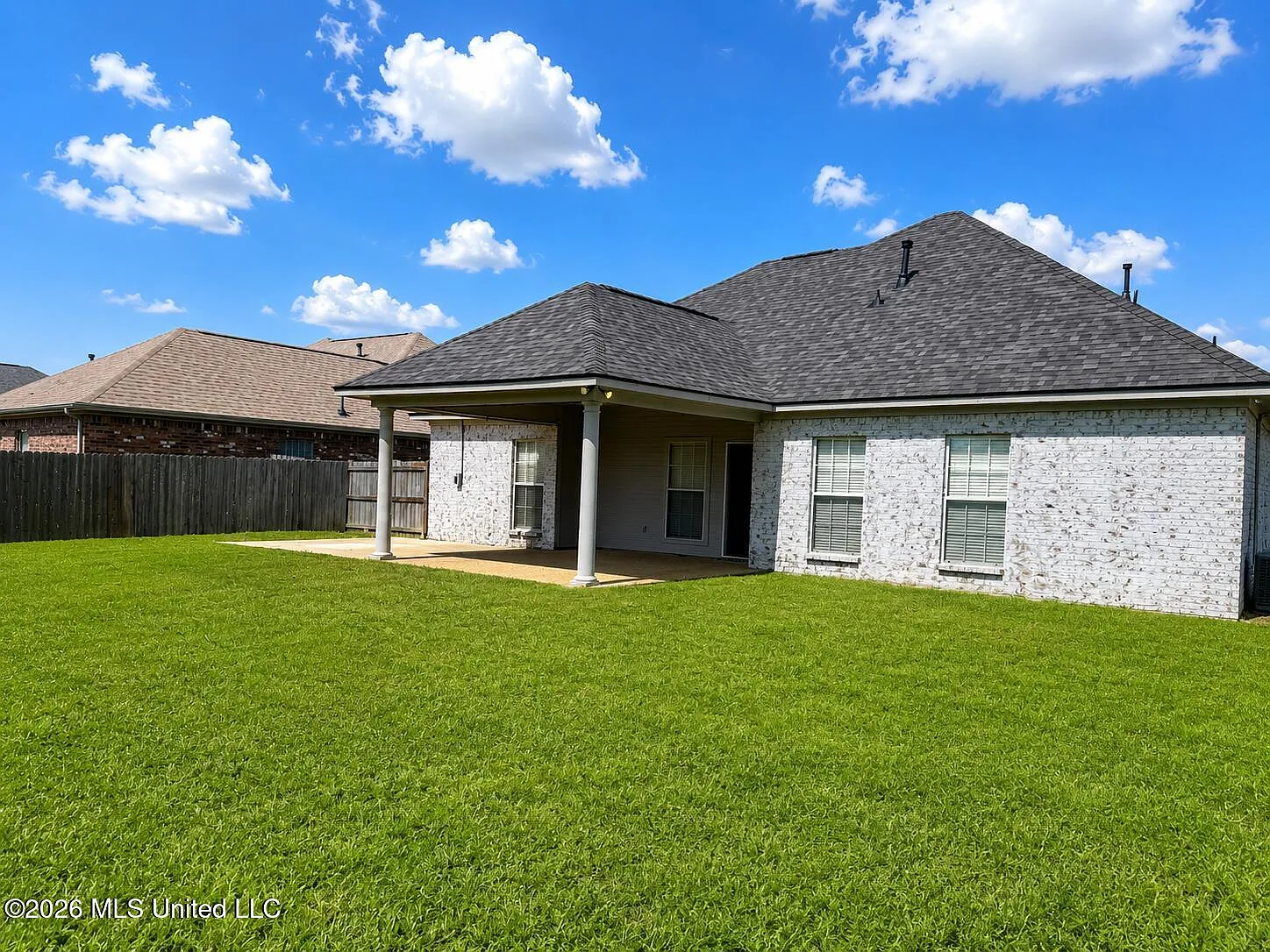 3 bed, 2.0 bath, 1513 sqft, $2,300 — Photo 2
