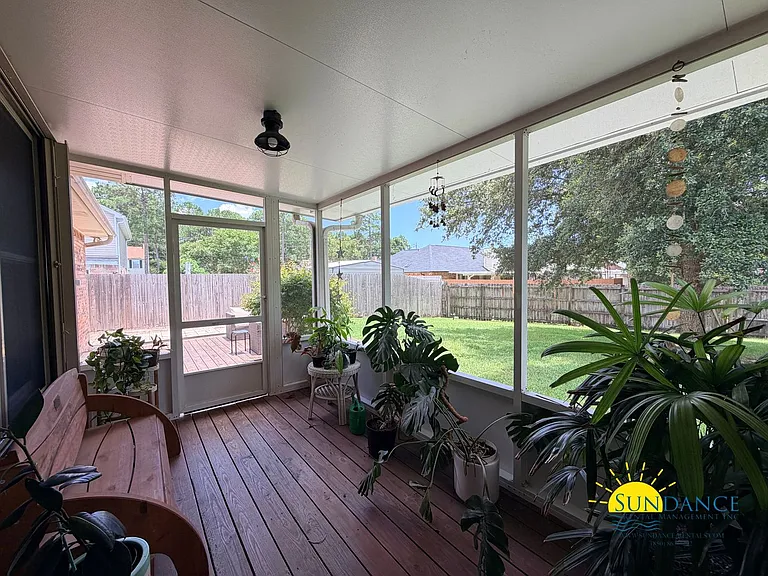 541 E Timberlake Dr — Photo 23