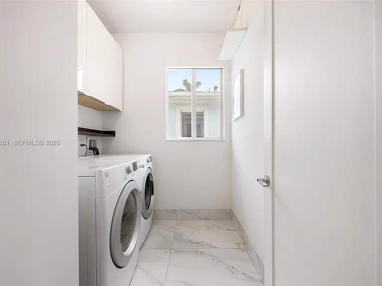 2938 Catalina St — Photo 21