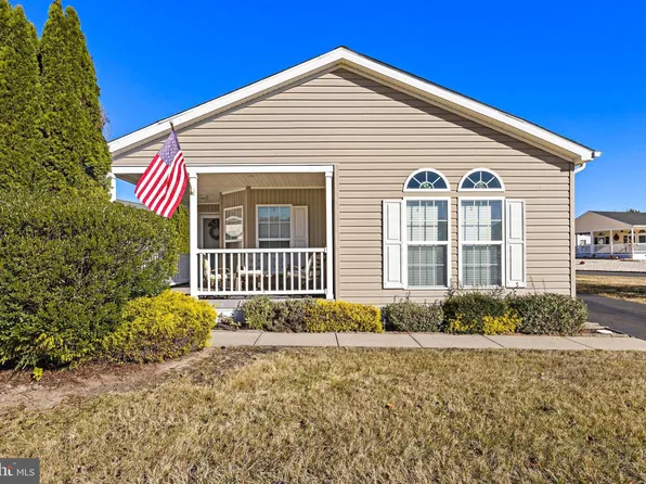 2 Red Bank Dr, Manahawkin, NJ 08050