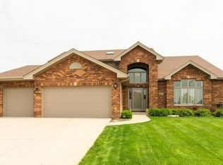19827 Longmeadow Dr, Tinley Park, IL 60487