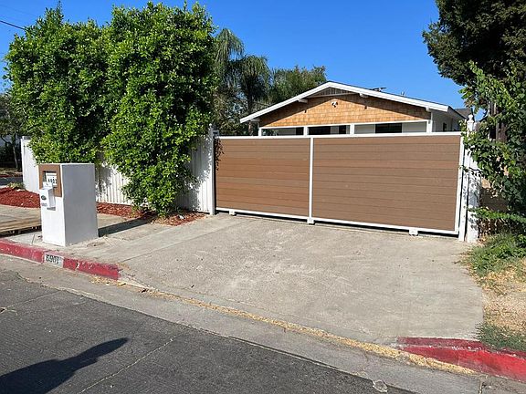 2nd image of 6903 Variel Ave