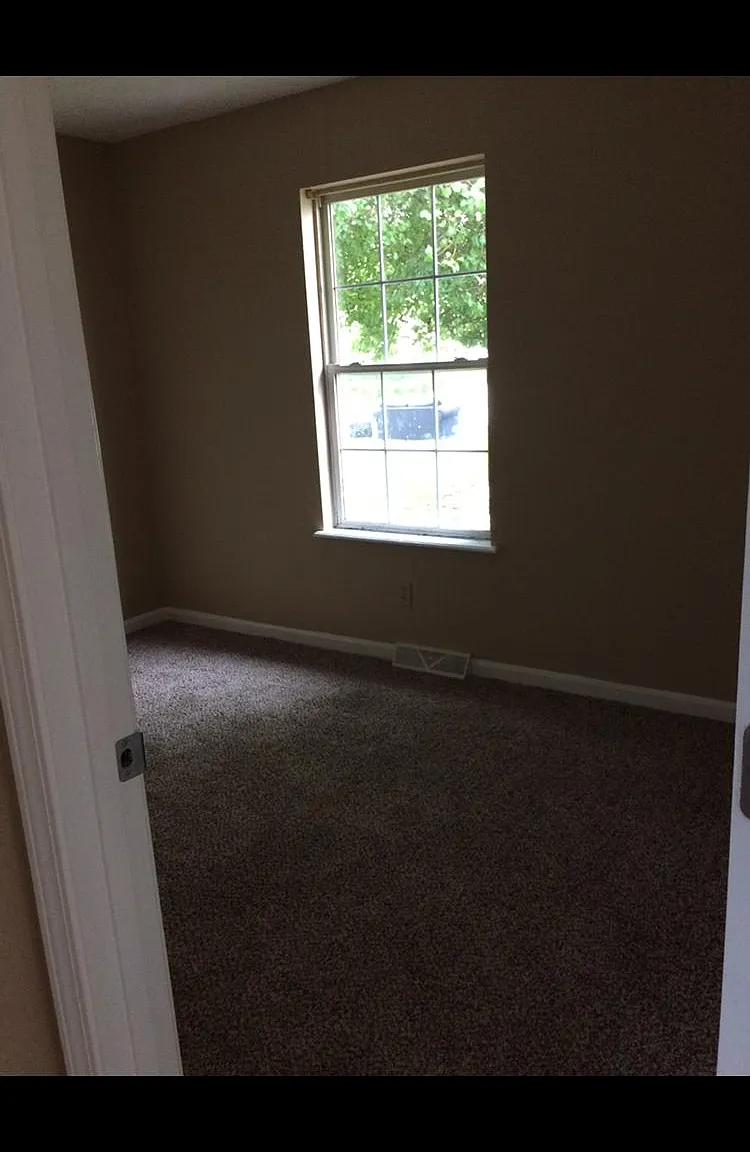 3 bed, 1500 sqft, $1,200 — Photo 3