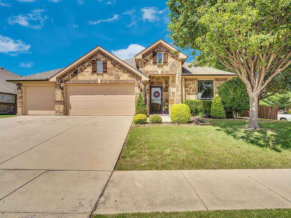 1st image of 902 Calder Ct