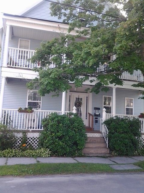 Front of 1304 West st.
