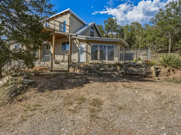 106 Mountain Valley Dr, Edgewood, NM 87015