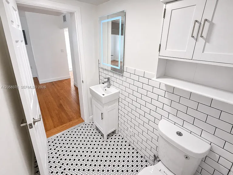 1561 West Ave #2 — Photo 15