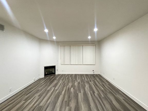 4th image of 10883 Rose Ave APT 204