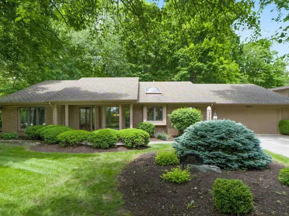 2703 Foxchase Run, Fort Wayne, IN 46825