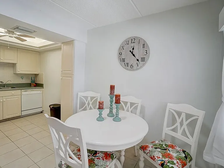 11720 Park Blvd #302-C — Photo 18