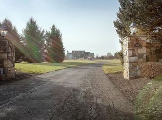 902 Old Chester Rd, Far Hills, NJ 07931