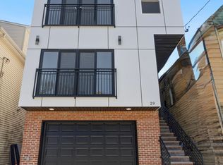 29 Kent St FLOOR 2, Newark, NJ 07108