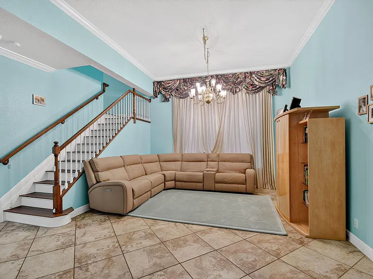 10247 Isle Wynd Ct — Photo 11