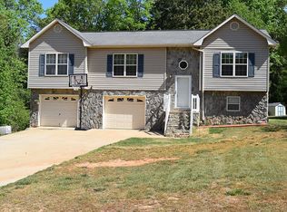 4434 Willowood Dr, Morganton, NC 28655