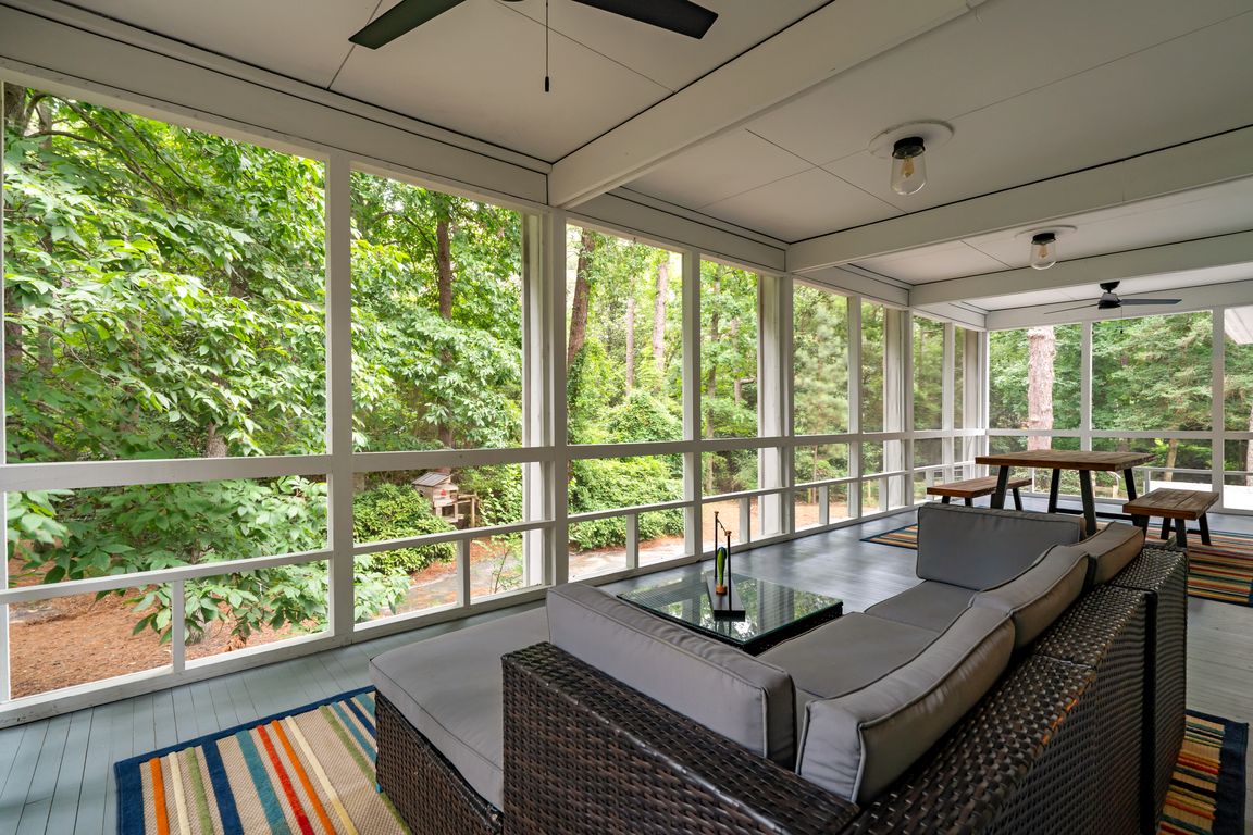 next background image