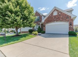 7 Eagle Crest Ln, Saint Charles, MO 63303