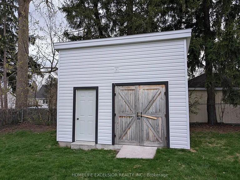 4 Albert St — Photo 45
