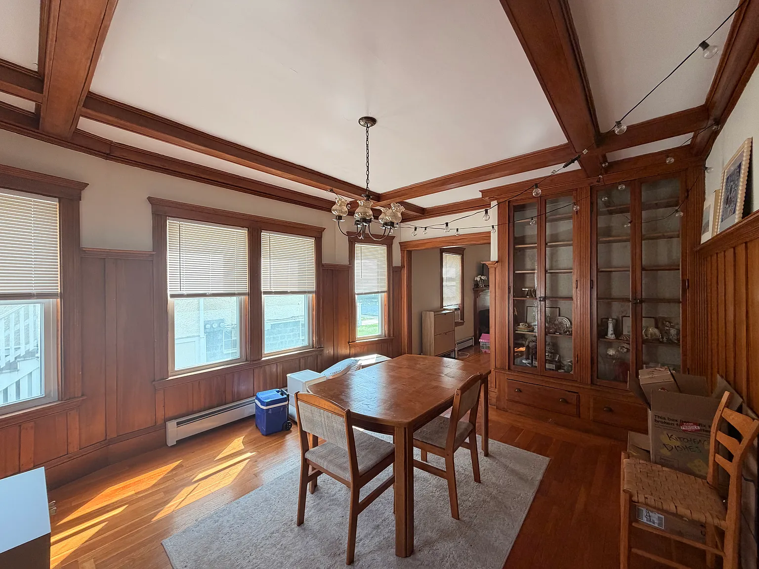 3 bed, 9999 sqft, $3,200 — Photo 4
