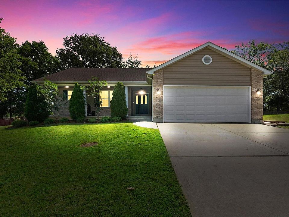 1st image of 30 Sheffield Dr