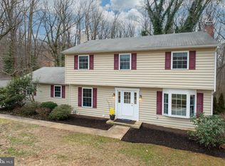 160 Pine Swamp Rd, Elverson, PA 19520