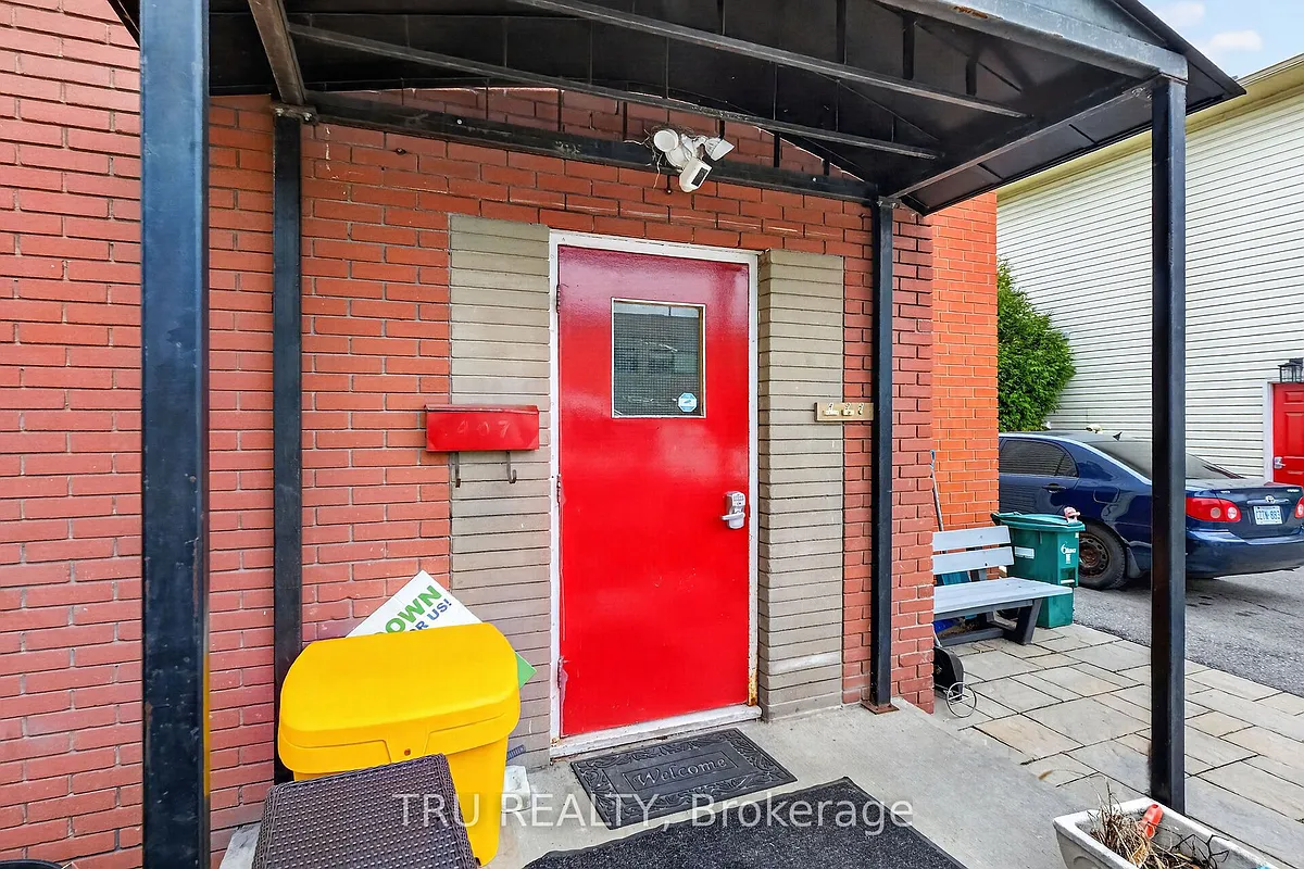 Building Photo - 407 Peach Tree Ln #3