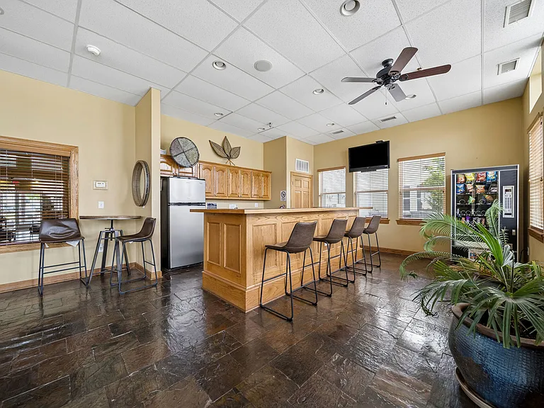 Windscape Apartments — Photo 42