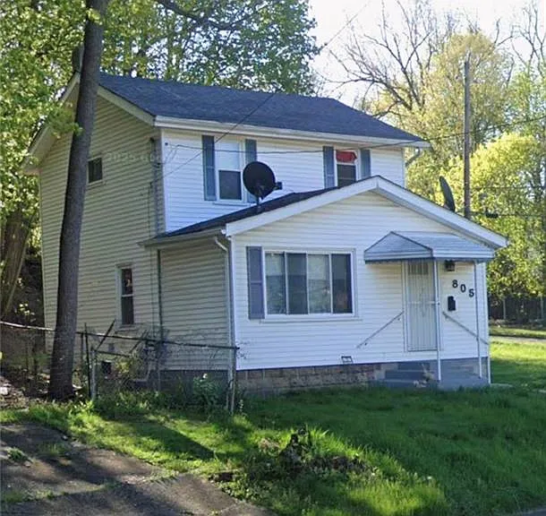 805 Carpenter St — Photo 1