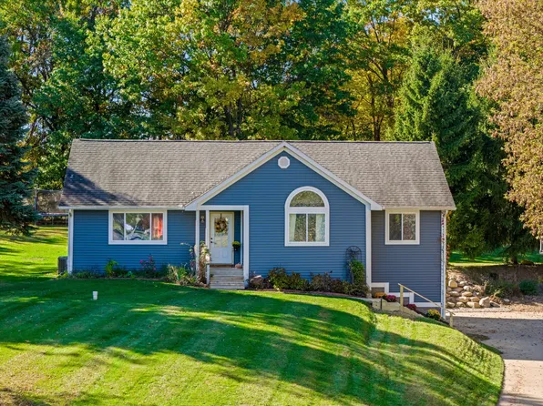 2630 Julie Dr, Columbiaville, MI 48421