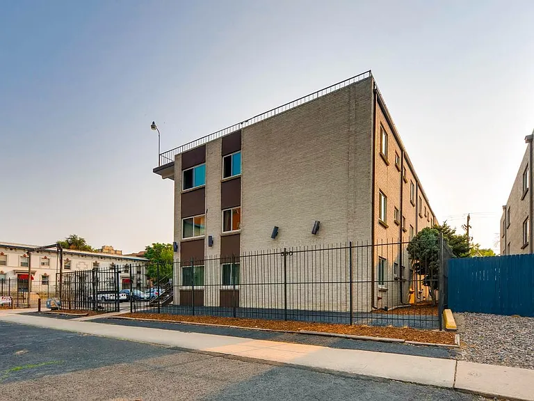 590 N Logan St #208 — Photo 8