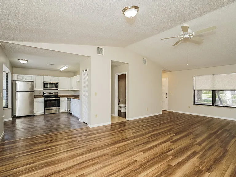 6514 Flora Way — Photo 4