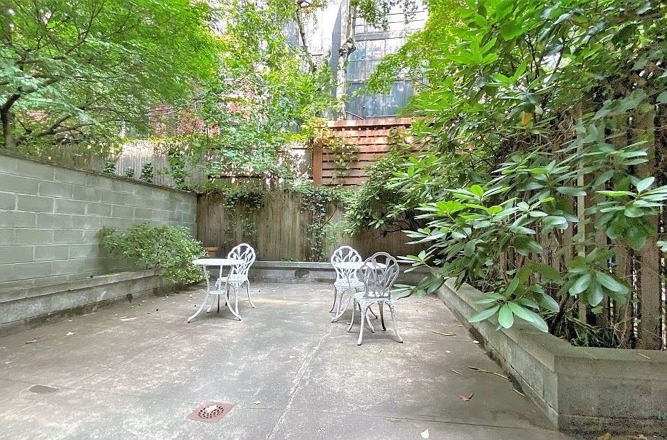 1st image of 31 W 88th St APT 1B