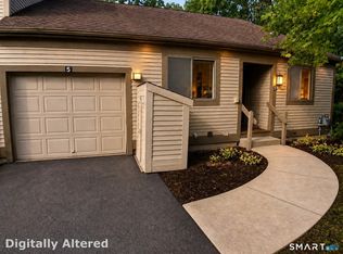 5 Overlook Ct #5, Avon, CT 06001