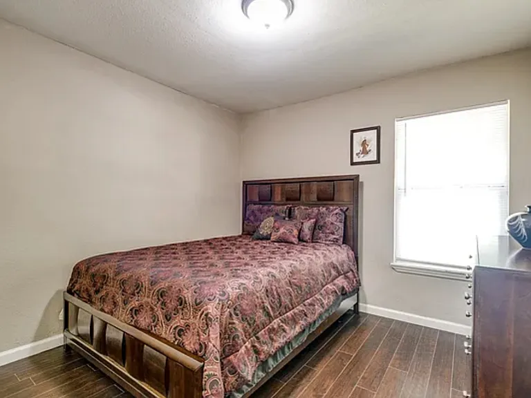 5702 Woodgreen — Photo 1