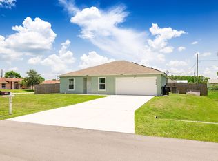 2194 SE Broward Ter, Port Saint Lucie, FL 34952