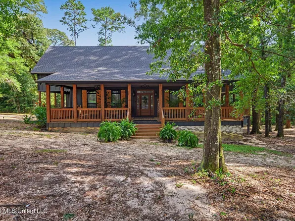 445 Live Oak Dr, Lucedale, MS 39452