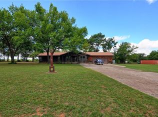 414 S New Hope Rd, Kennedale, TX 76060