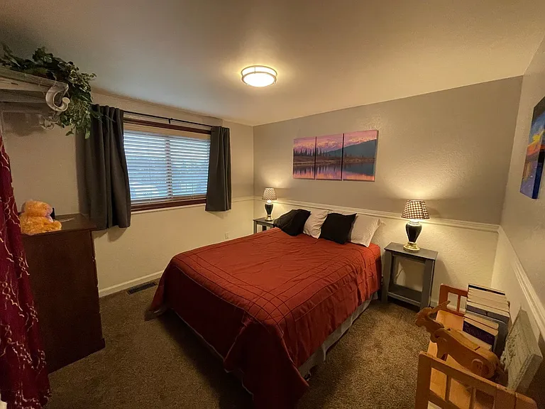 555 NW Fairhaven Dr — Photo 9