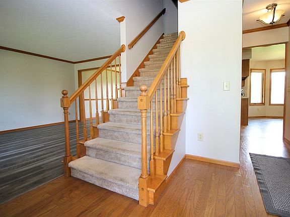 4th image of 7628 Greymoor Dr