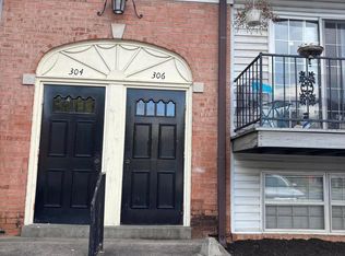 306 Chanel Ct APT 4, Louisville, KY 40218