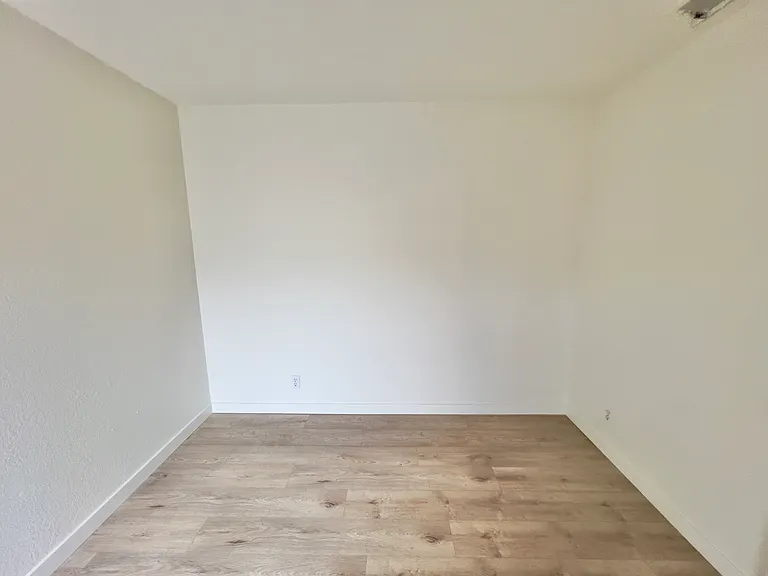 13 Pineoak — Photo 11