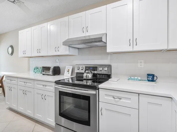 5850 Sugar Palm Ct, Delray Beach, FL 33484