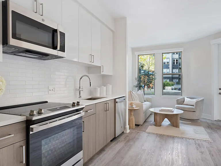 Westmont Apartments — Photo 11