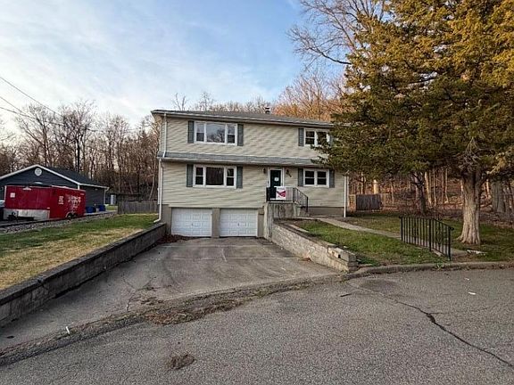 3rd image of 28 Carr St