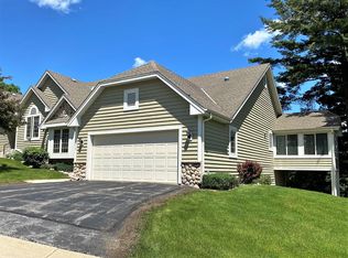 217 Endfield Cir #13, Waukesha, WI 53186