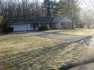 16 Oak Ln, Bloomfield, CT 06002