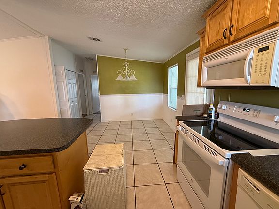 4th image of 808 Water Ridge Dr