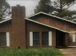 914 Cherry St, Greenwood, MS 38930