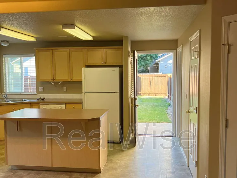 20611 Daisy Ln — Photo 6